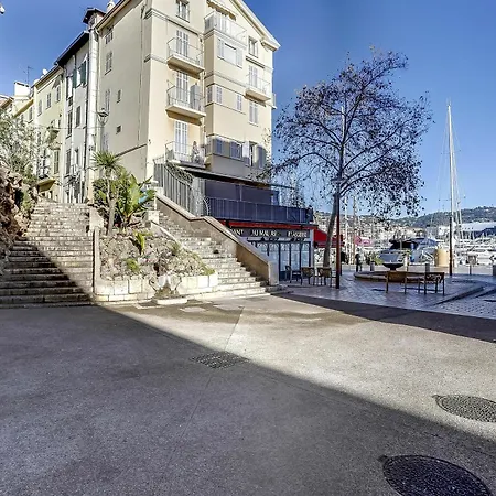 L'antonia 1 * Cannes